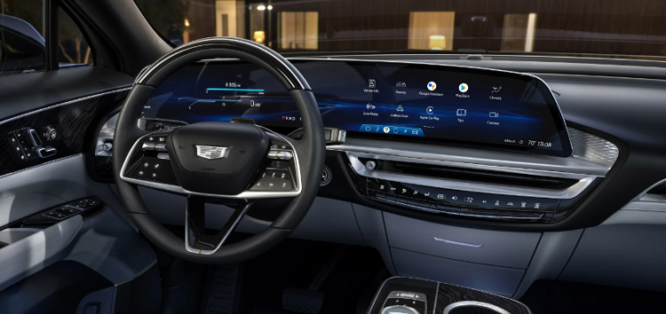 GM знає як боротися з “замацаними” екранами в авто
