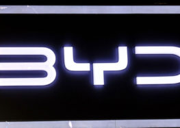 BYD строит целый завод под свои «безопасные» батареи