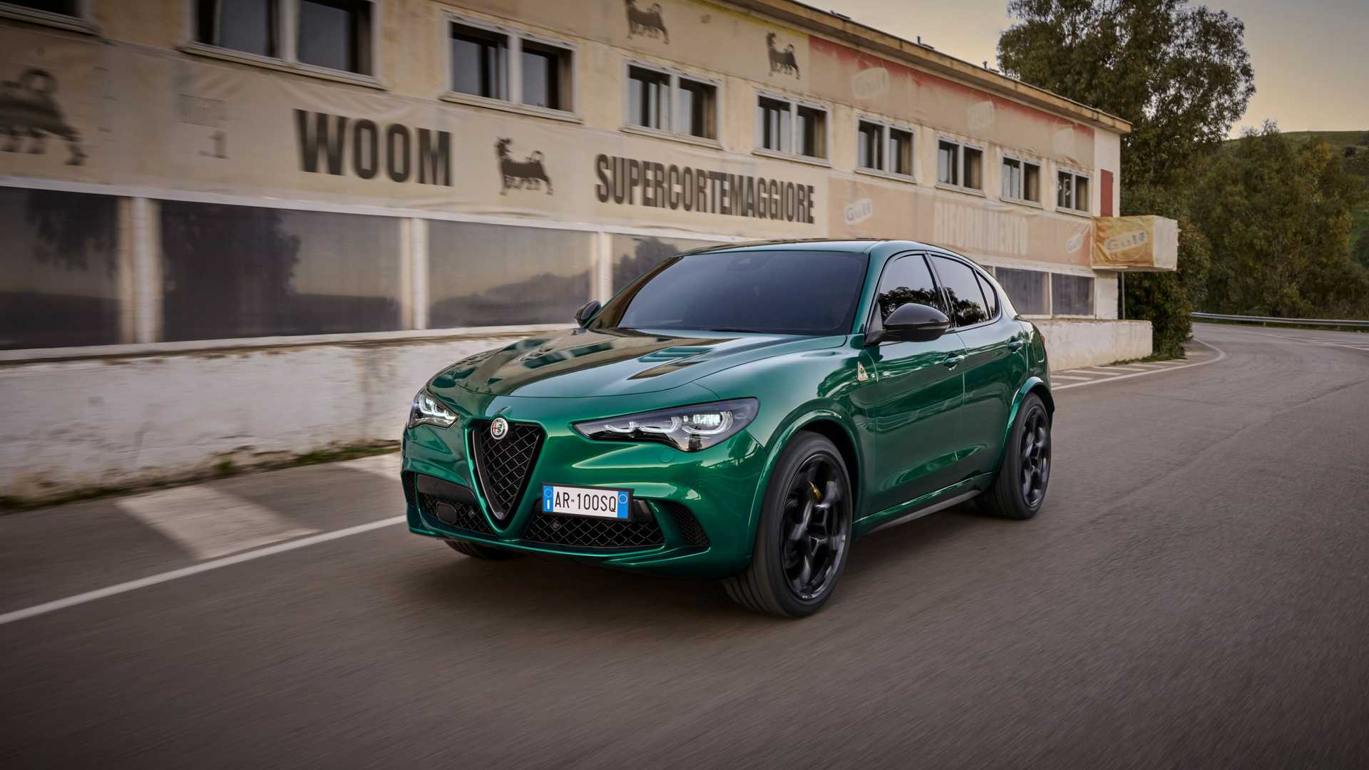 Alfa Romeo представила в Италии обновленные версии своих моделей Giulia и  Stelvio Quadrifoglio. Читайте на UKR.NET