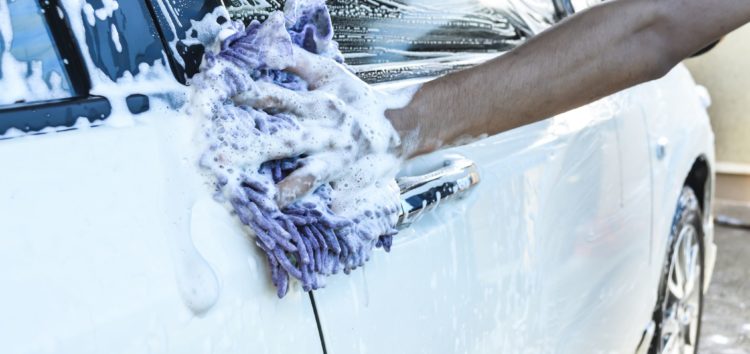 Какими средствами не следует мыть автомобиль