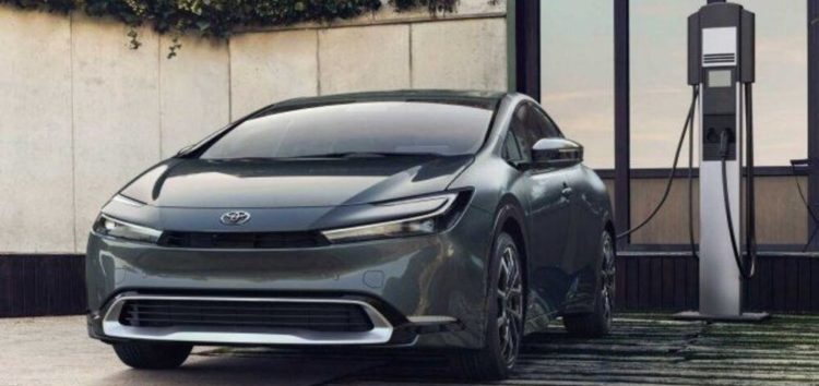 Toyota показала новое поколение Prius Prime