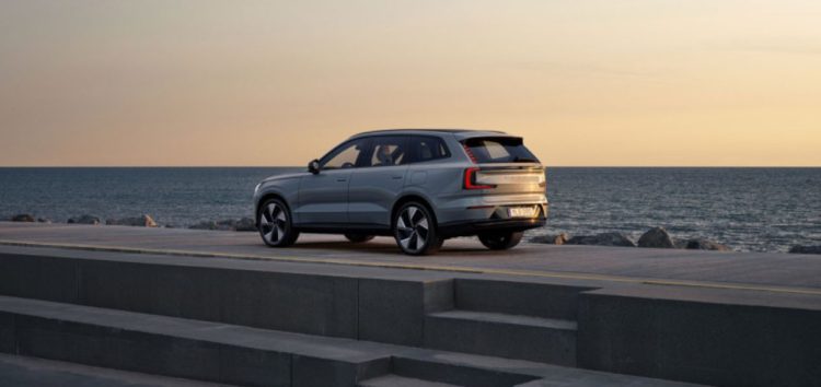 Volvo больше не принимает заказы на электрическую новинку EX90