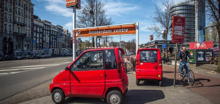 В Амстердаме сокращают количество автомобилей на дорогах
