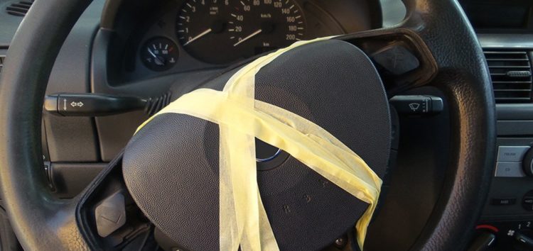 Как проверить, сработали ли подушки безопасности в автомобиле
