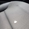 Jak usunąć gumę do żucia z fotela samochodowego