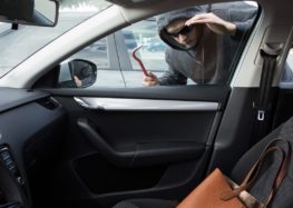 Jak uniknąć włamania do samochodu