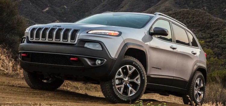 Jeep отзывает модели Cherokee из-за возможного пожара