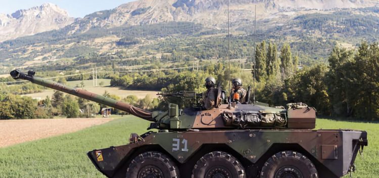 Франція передасть Україні бронетранспортери AMX-10RC
