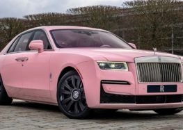 Rolls-Royce представили унікальний рожевий Ghost, ідеальний для Барбі