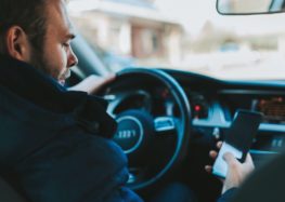 6 шкідливих звичок водія: Що не варто робити під час керування