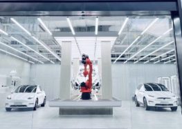 Tesla представила новий офлайн магазин “Giga Laboratory”