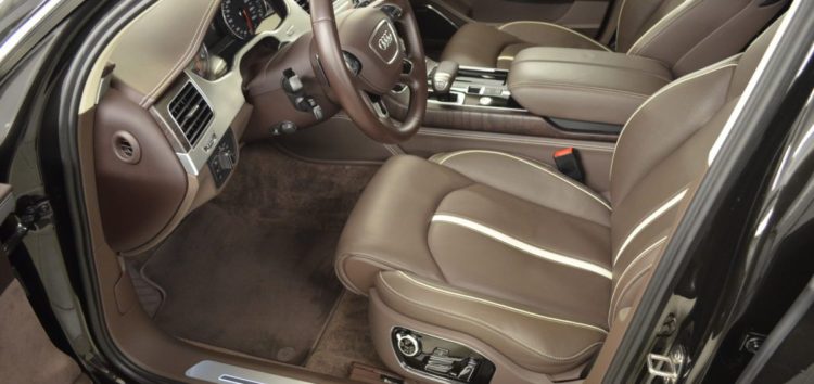 Выбор материала сидений в автомобиле: кожа, алькантара или ткань