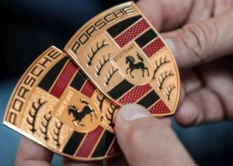 Porsche обновит свой логотип