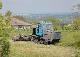 На базі трактора ХТЗ створили машину для розмінування
