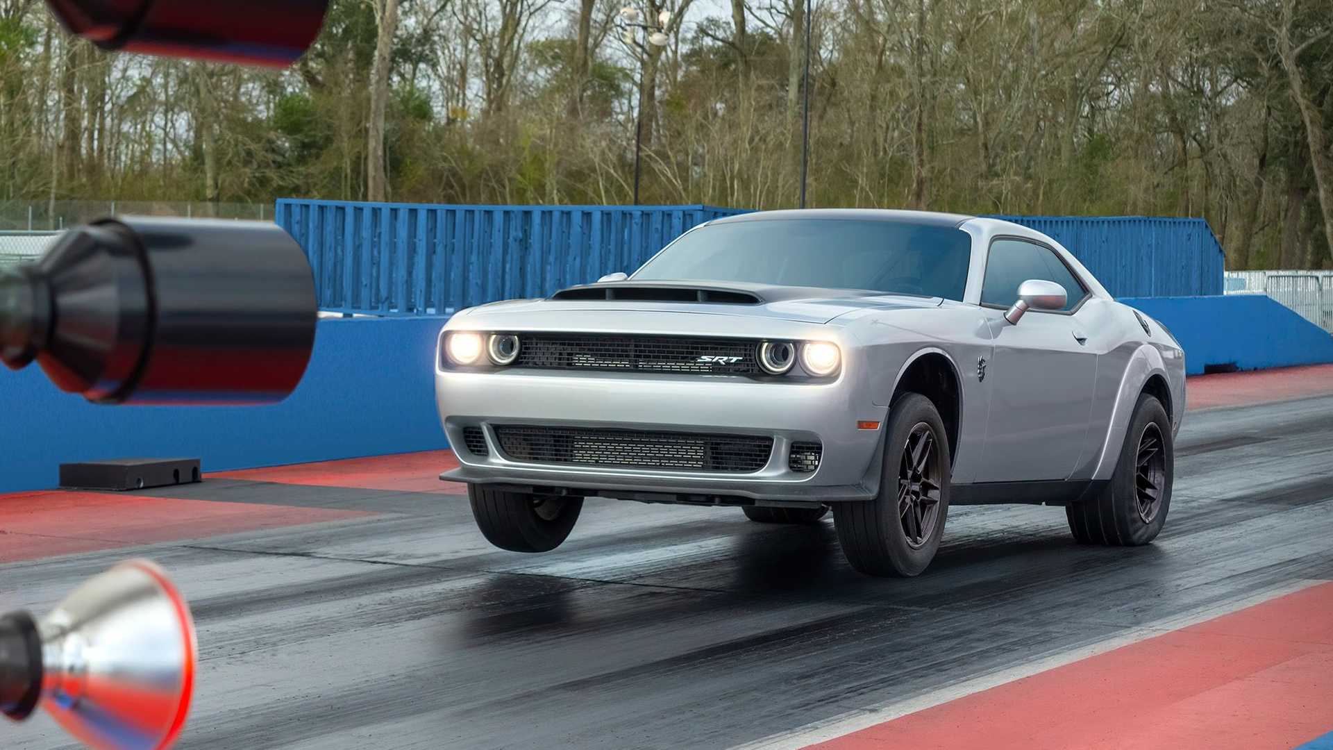 На аукционе Barrett-Jackson был продан Dodge Challenger SRT Demon за 170  тысяч долларов. Читайте на UKR.NET