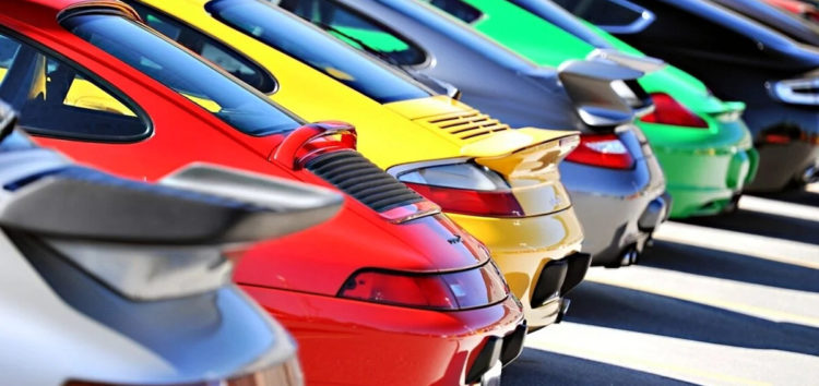 Автомобілі якого кольору найчастіше обирають досвідчені водії