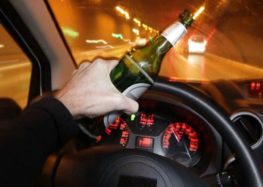 В японской автошколе за руль посадили пьяных водителей