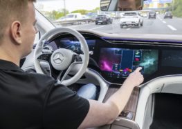 Mercedes-Benz раньше Tesla выпускает автопилот третьего уровня