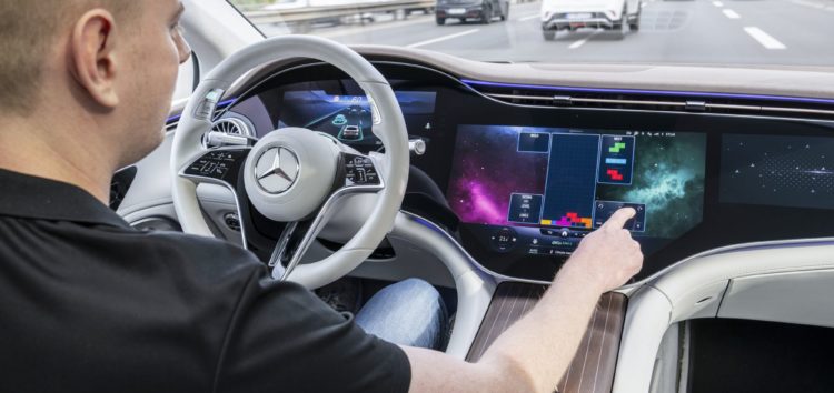Mercedes-Benz раніше за Tesla випускає автопілот третього рівня