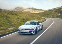Audi демонструє яскравий електромобіль