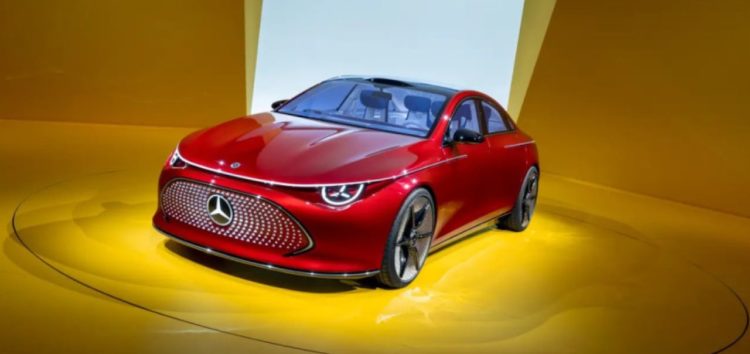 Mercedes анонсував електроседан з футуристичним дизайном