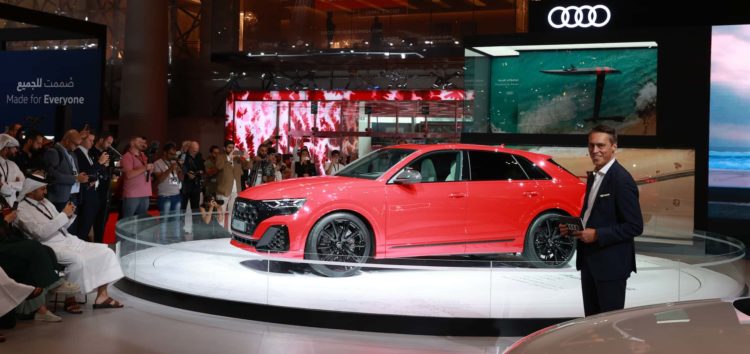 Audi демонструє потужний SQ8 2024 року