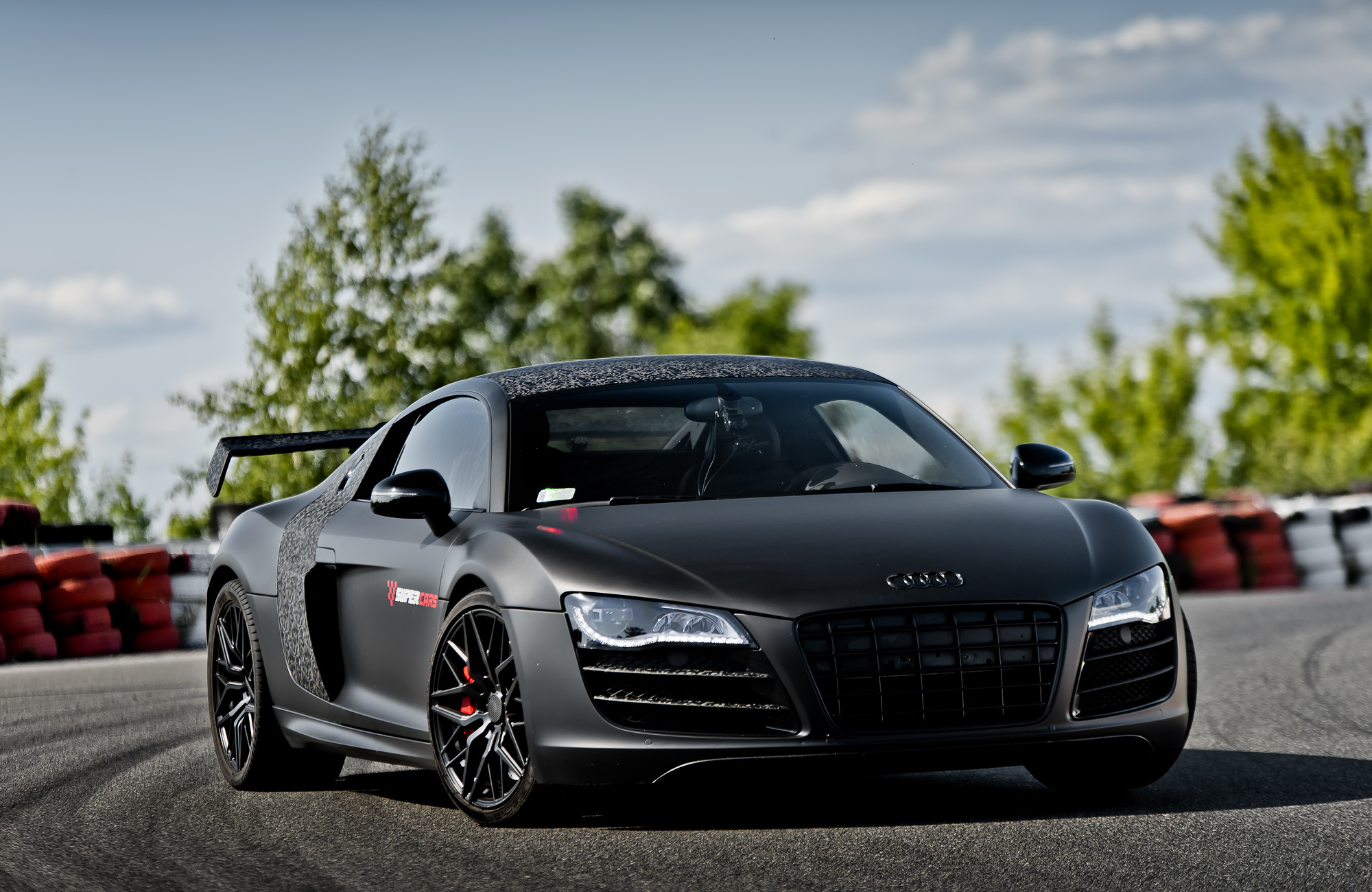 Карбоновые диски на Audi r8