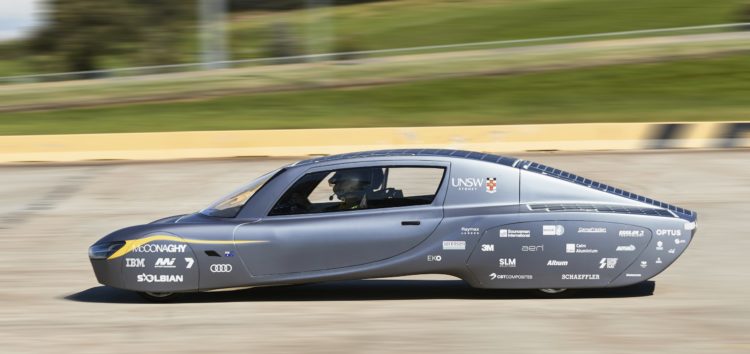 Автомобіль з ШІ ставить рекорди