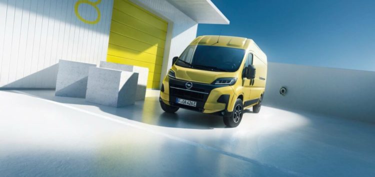 Opel презентовал обновленный электрический фургон Movano