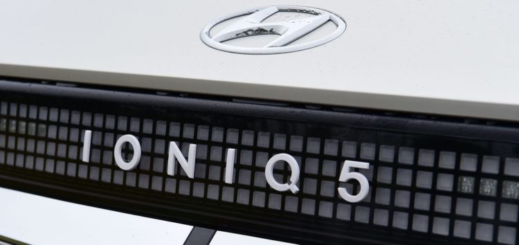 Hyundai створив прозорий дисплей для електрокарів