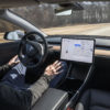 Tesla випустила бета-версію Full Self-Driving 12.12.