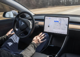 Tesla выпустила бета-версию Full Self-Driving 12.12.