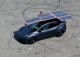 Владелец Tesla Model Y создал раздвижную солнечную крышу