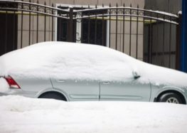 Перечень предметов, которые рискованно оставлять в авто во время морозов