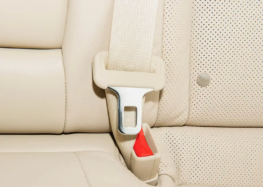 Корисні поради щодо очищення ременів безпеки в авто