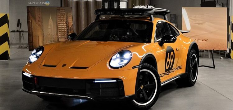 В Україну доставлено унікальний позашляховик Porsche 911