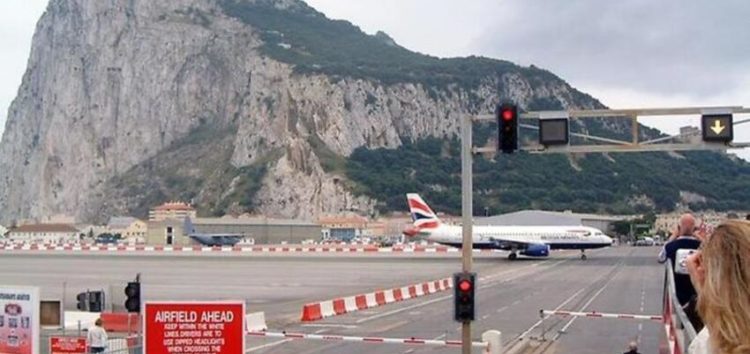 Гібралтар – єдиний у світі аеропорт, що перетинається з дорогою