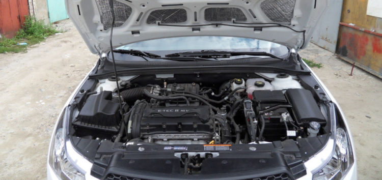 Эксперты выявили пять основных причин, приводящих к поломке двигателя авто летом