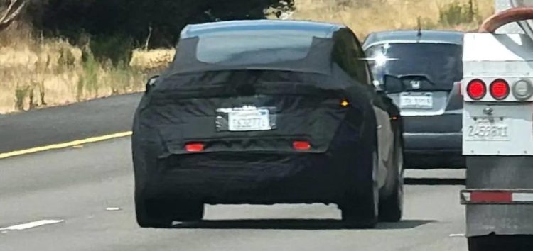 Tesla тестирует обновлённую Model Y на дороге