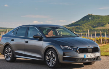 Skoda Octavia 2025: новый лифтбек с полным приводом и мощным турбодвигателем.