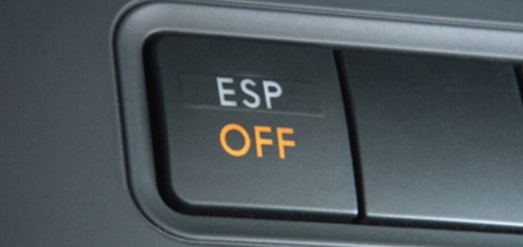 Навіщо в машині кнопка ESP OFF і чим вона може врятувати (або підставити)