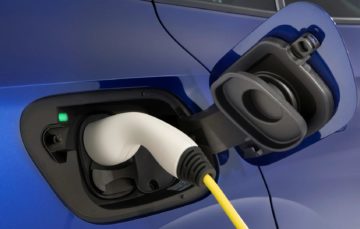 Топ-5 міфів про зарядні станції для електромобілів
