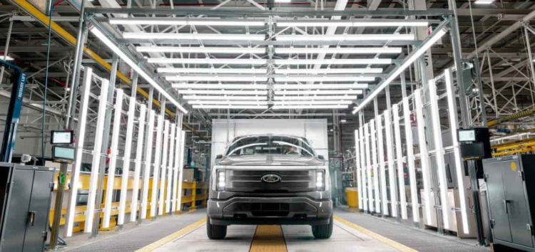 Як Ford модернізує столітній конвеєр за $2 млрд для доступних EV