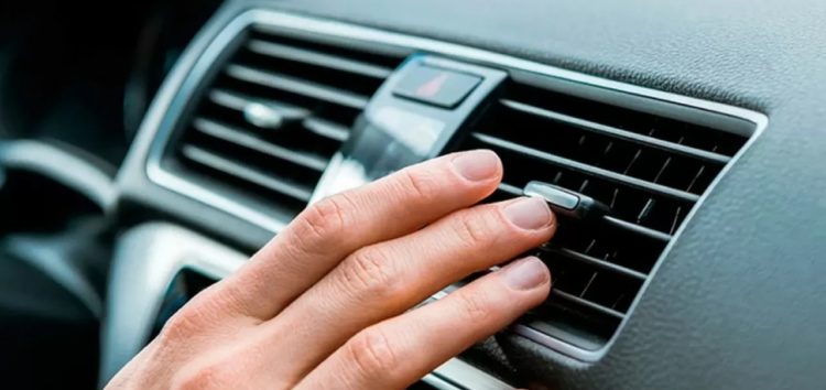 Як правильно провести чистку кондиціонера авто?