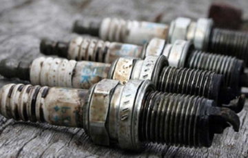 Як відкрутити «прикипілі» свічки без поломок