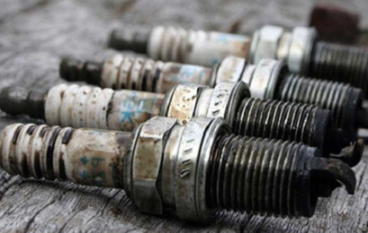 Як відкрутити «прикипілі» свічки без поломок