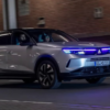 Opel навчив фари розмовляти з пішоходами