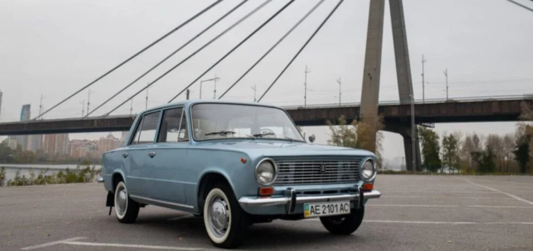 В Україні виставили на продаж оригінальні “Жигулі” з кіно за майже 2 мільйони гривень