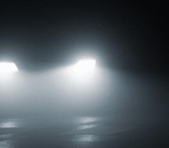 Чому фари кросоверів сліплять навіть удень