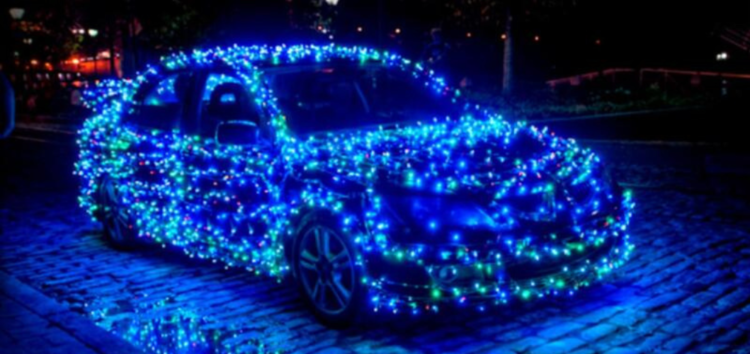 Праздник на дорогах без штрафов — правила новогоднего оформления автомобиля